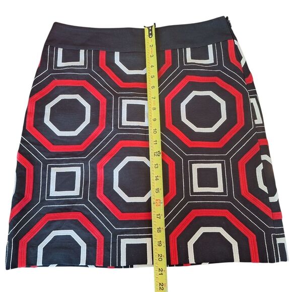 Ann Taylor Geometric Embroidered Pencil Skirt sz 10 Edgy Career Black Red White - Picture 7 of 12